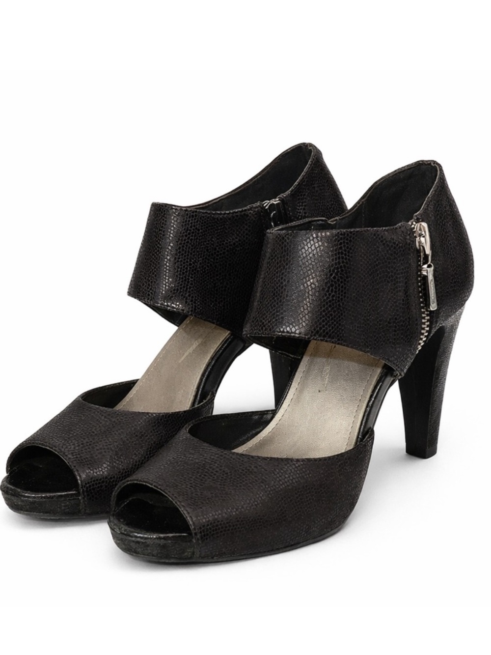 🖤 Fergalicious by Fergie “Harem” Peep Toe Heels | Black Textured | Size 8M